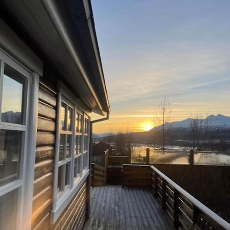 Cozy 2 Bedroom Cottage With Hot Tub Akureyri Exterior photo