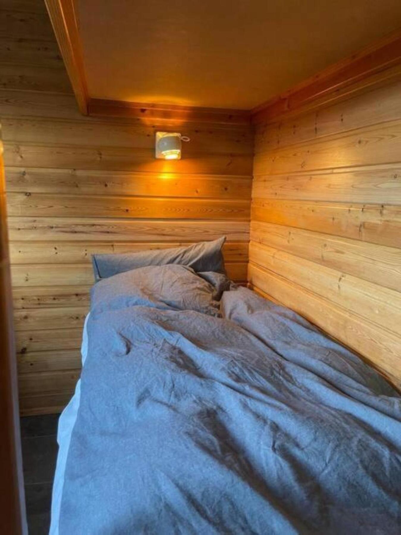 Cozy 2 Bedroom Cottage With Hot Tub Akureyri Exterior photo