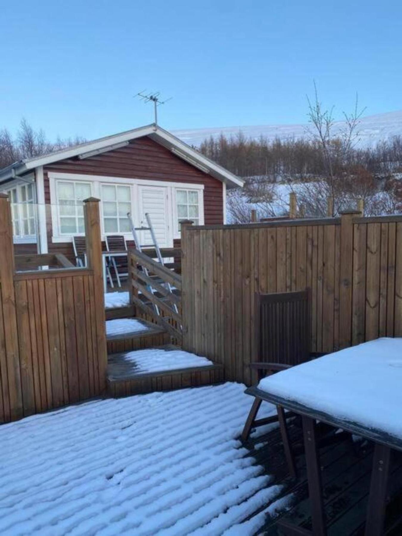 Cozy 2 Bedroom Cottage With Hot Tub Akureyri Exterior photo